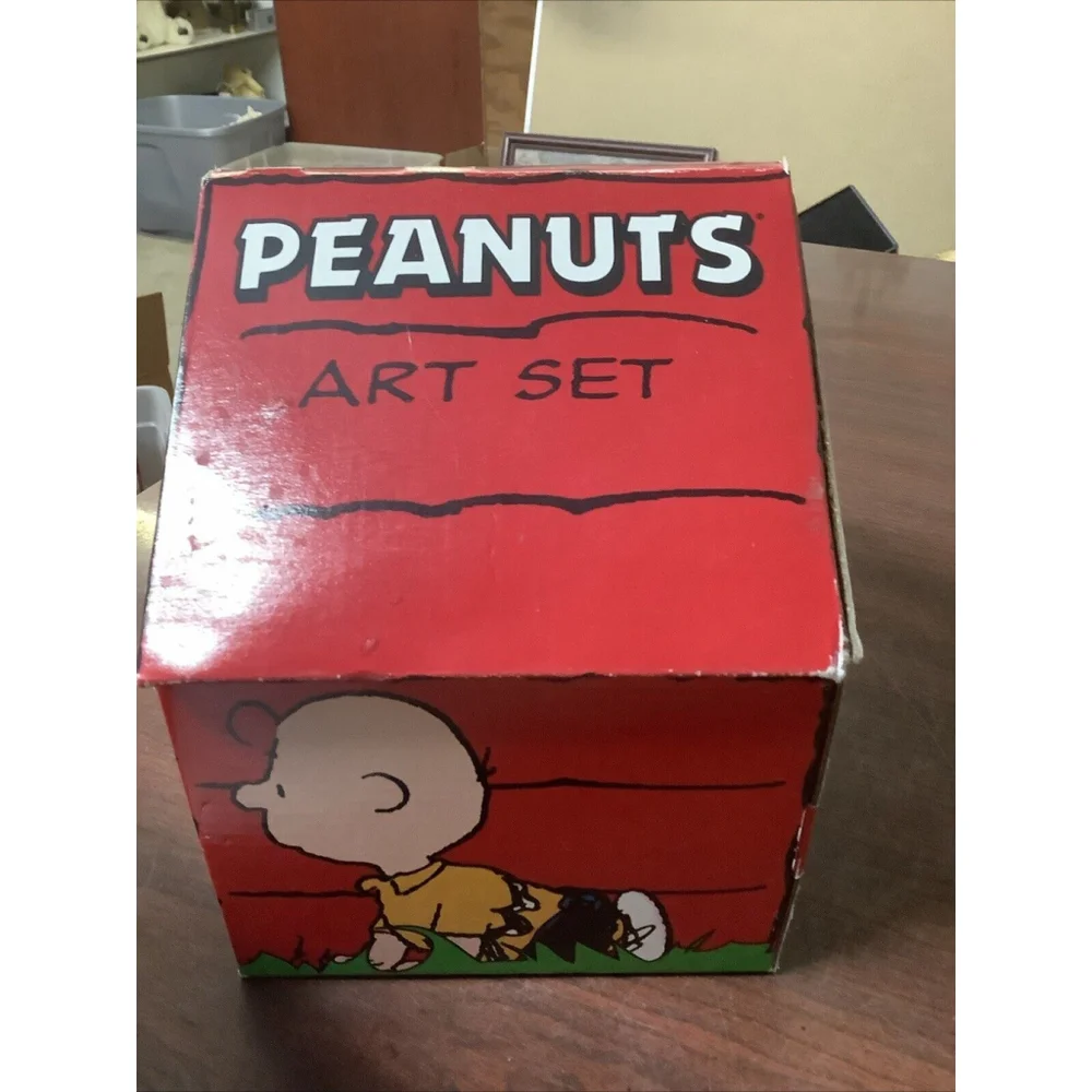 Peanuts Art Set Dog House with 3 Drawers